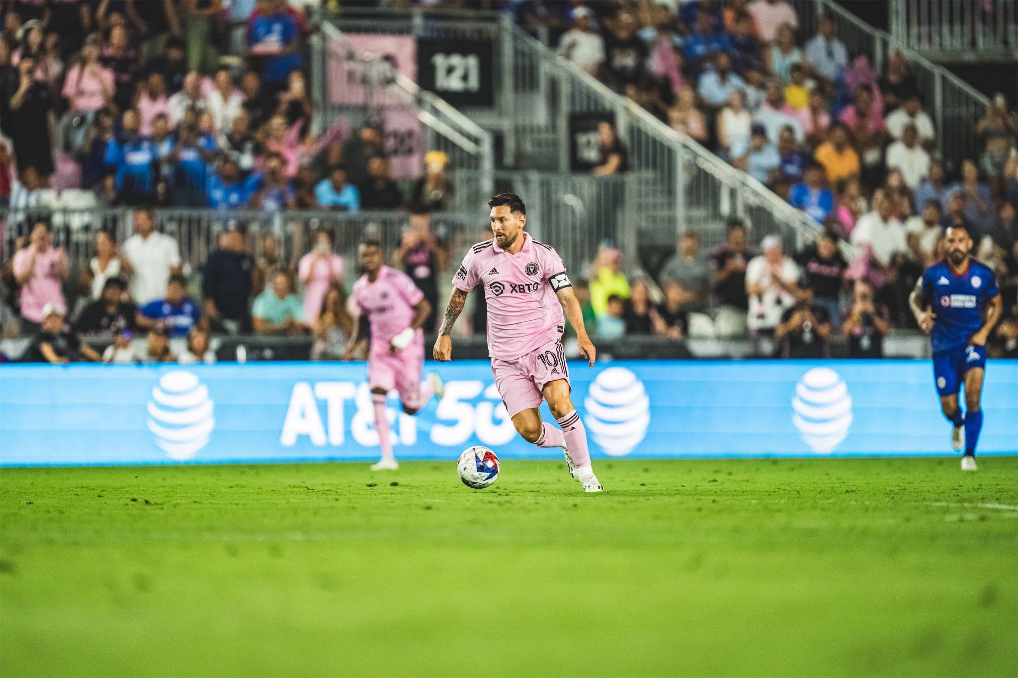 Messi marcó un golazo en su presentación con el Inter de Miami.